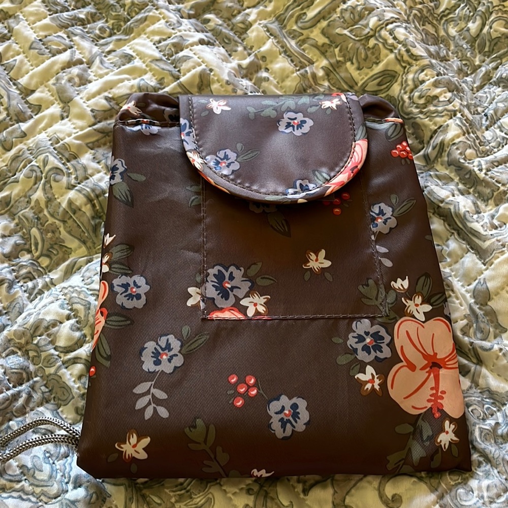 Travel makeup bag